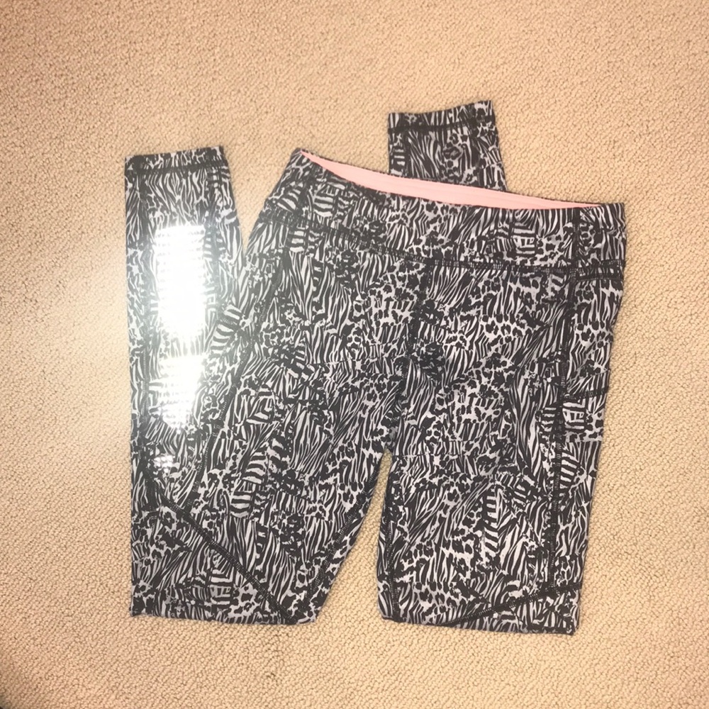 LIKE NEW IVIVVA LEGGINGS WITH POCKETS Size 14 girl